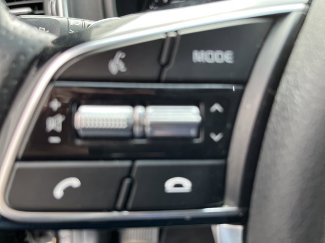 Vehicle image 25 of 52