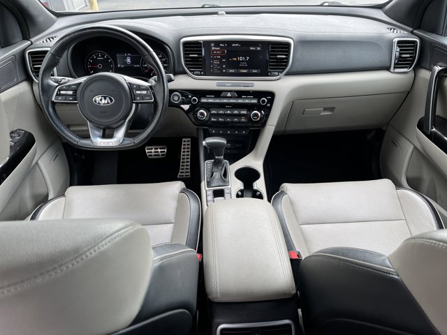 Vehicle image 16 of 52