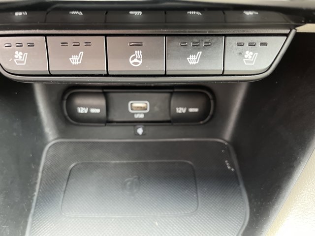 Vehicle image 32 of 52