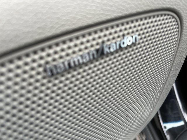 Vehicle image 22 of 52