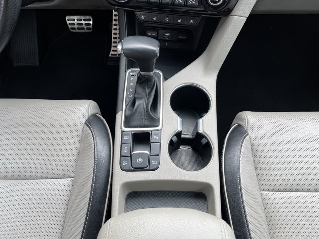 Vehicle image 15 of 52