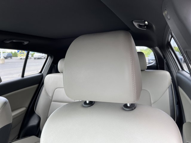 Vehicle image 12 of 52