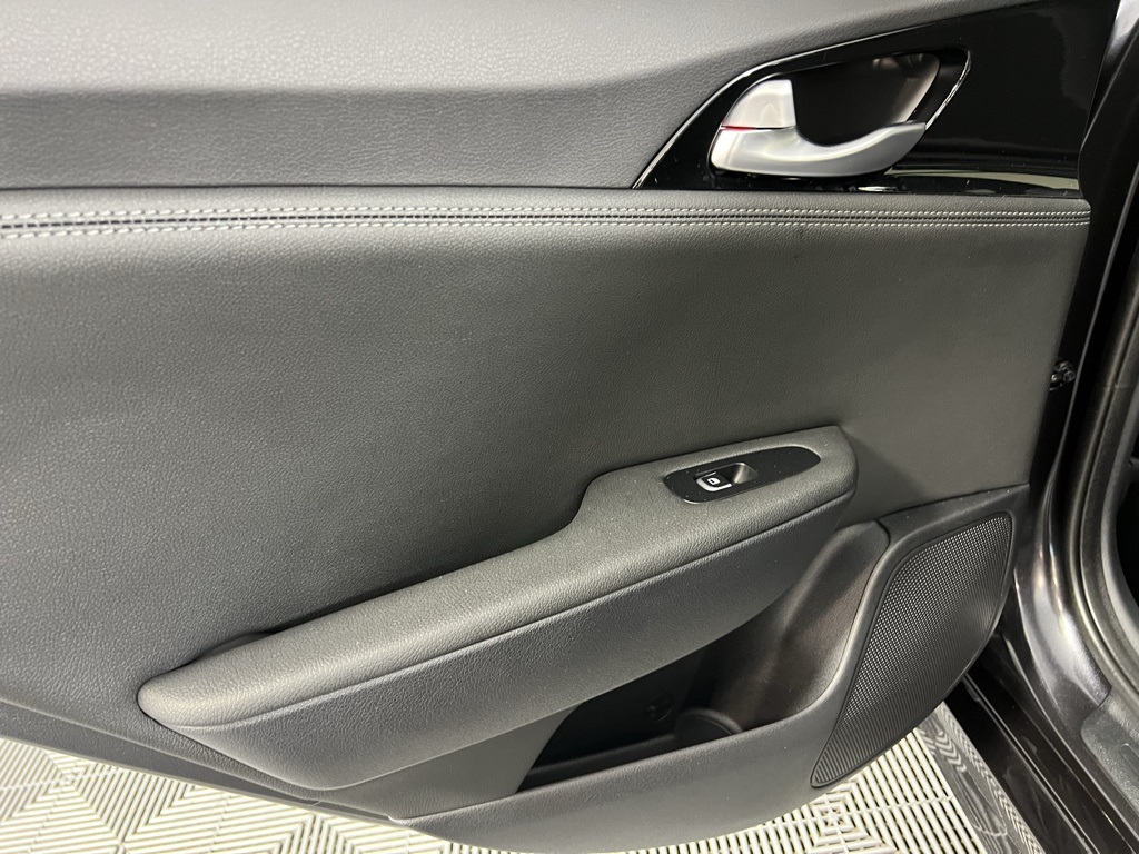 2021 Kia Stinger GT-Line Image 27 of 38