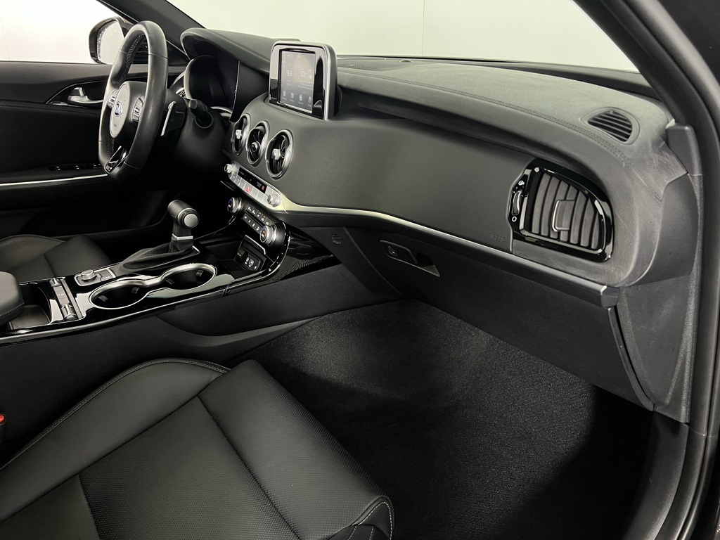 2021 Kia Stinger GT-Line Image 18 of 38