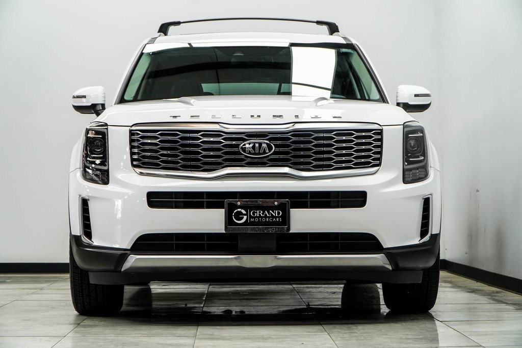 Vehicle image 3 of 44