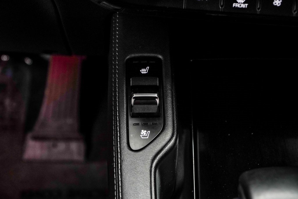 Vehicle image 20 of 44
