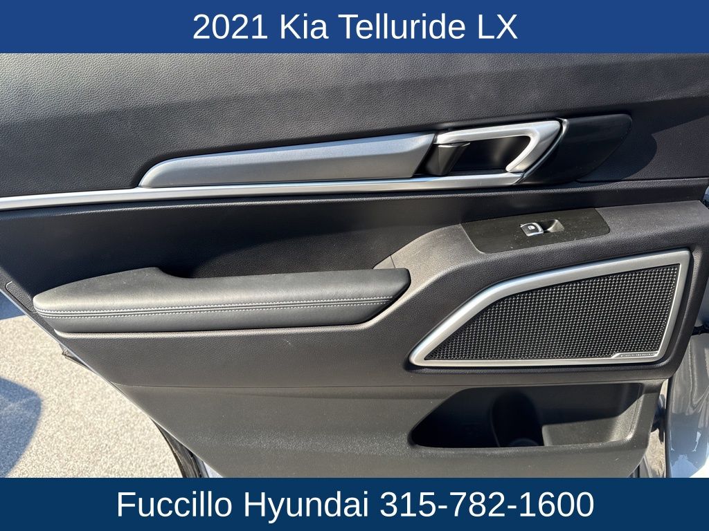 Vehicle image 18 of 20