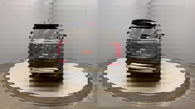 Vehicle image 7 of 27