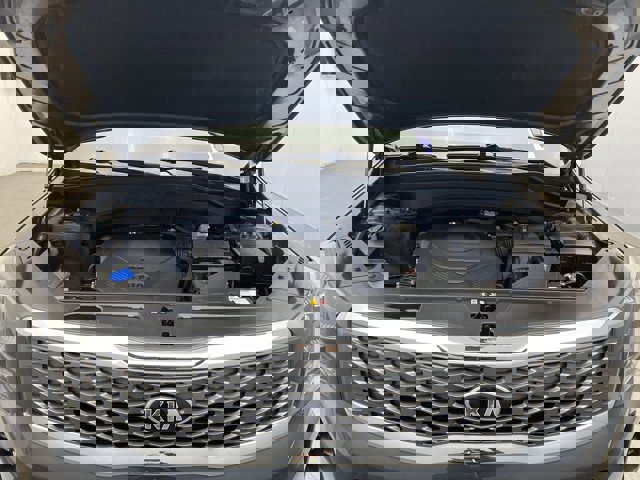 Vehicle image 11 of 27
