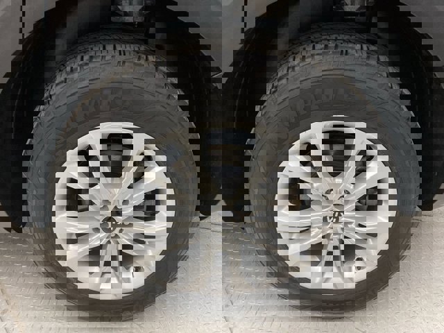 Vehicle image 10 of 27