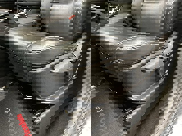 Vehicle image 13 of 27
