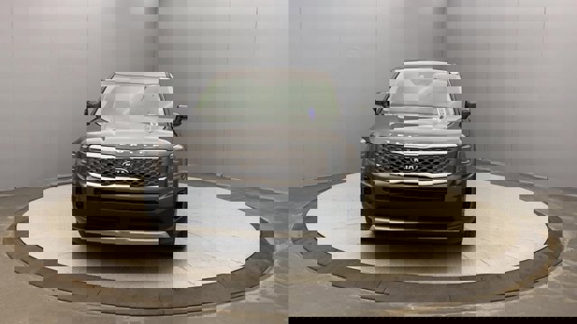 Vehicle image 3 of 27