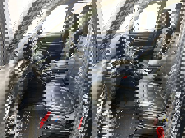 Vehicle image 14 of 27