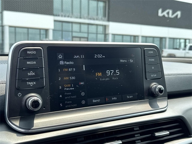Vehicle image 24 of 27