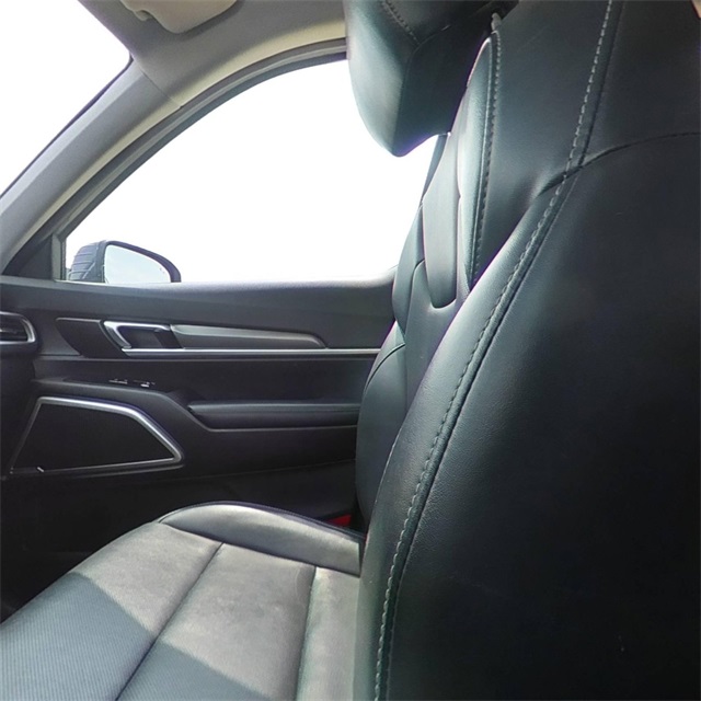 Vehicle image 14 of 27
