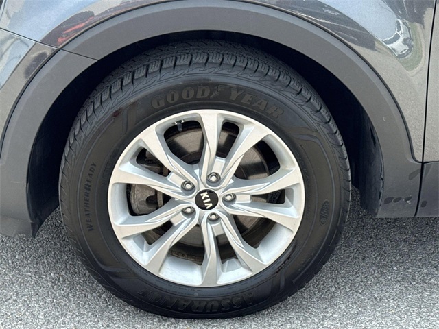 Vehicle image 10 of 27