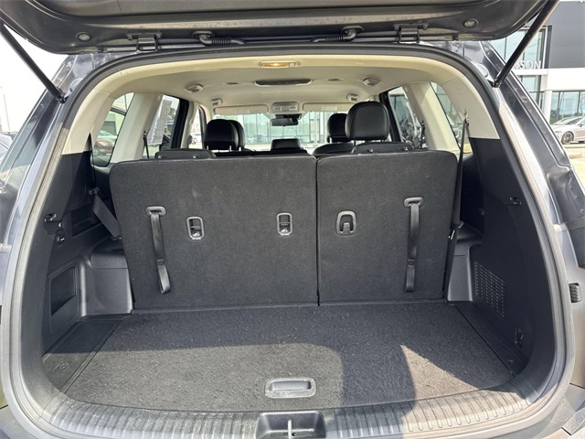 Vehicle image 11 of 27