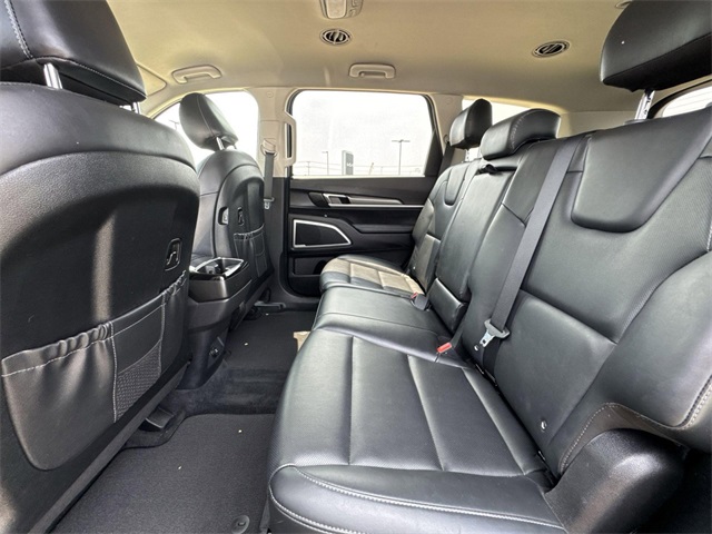 Vehicle image 18 of 27
