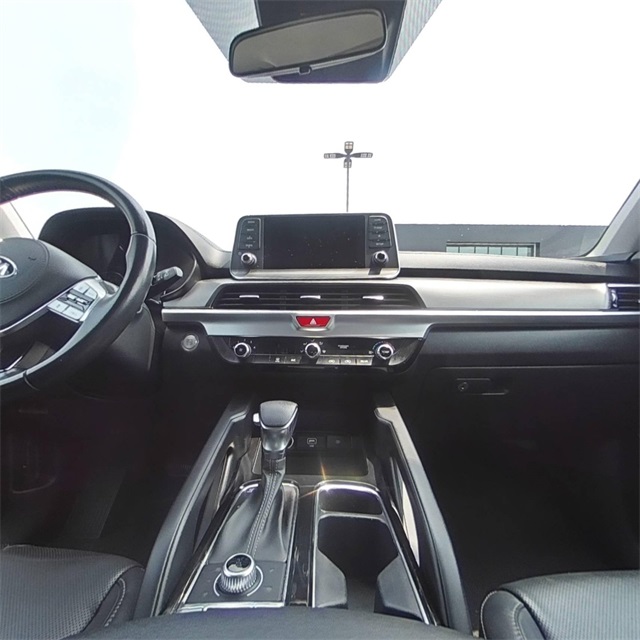 Vehicle image 19 of 27
