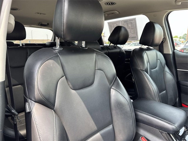 Vehicle image 12 of 27