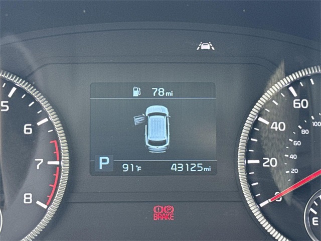 Vehicle image 22 of 27