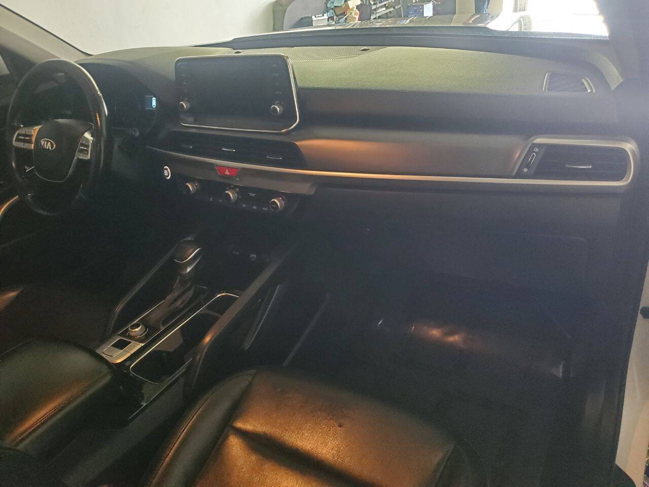 Vehicle image 15 of 23