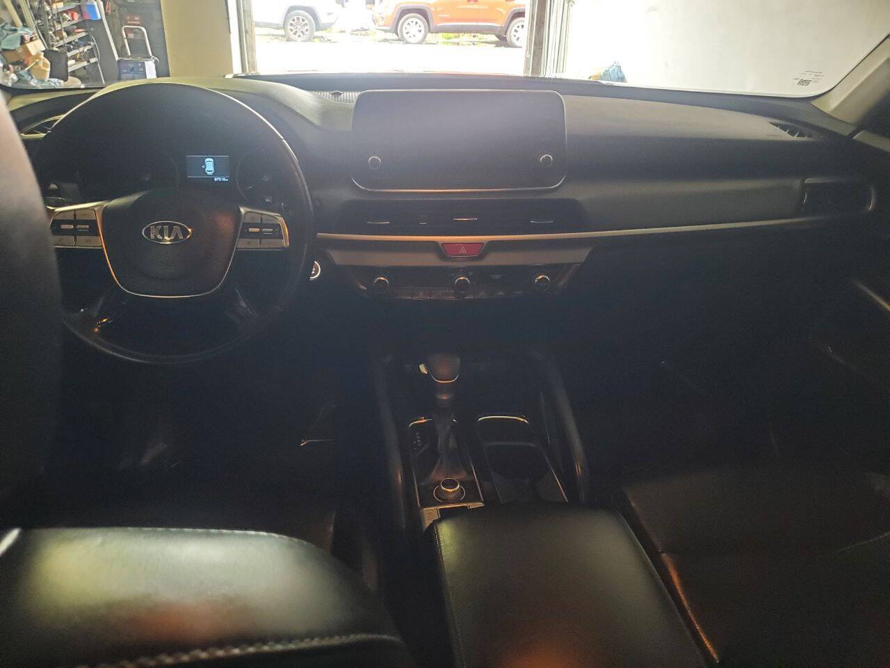 Vehicle image 11 of 23