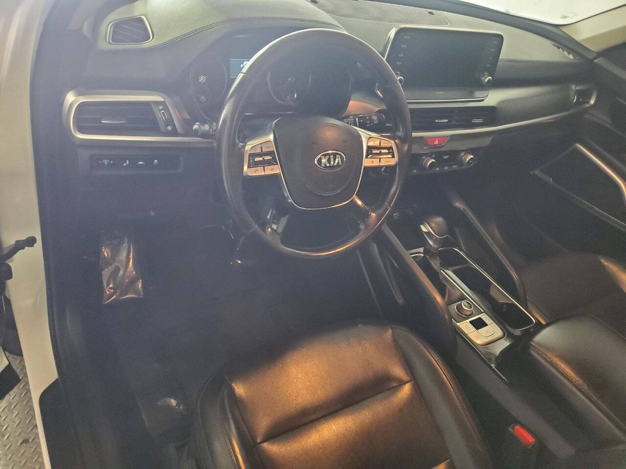 Vehicle image 8 of 23