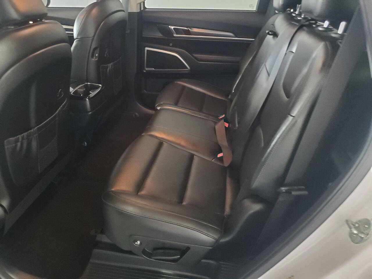 Vehicle image 12 of 23
