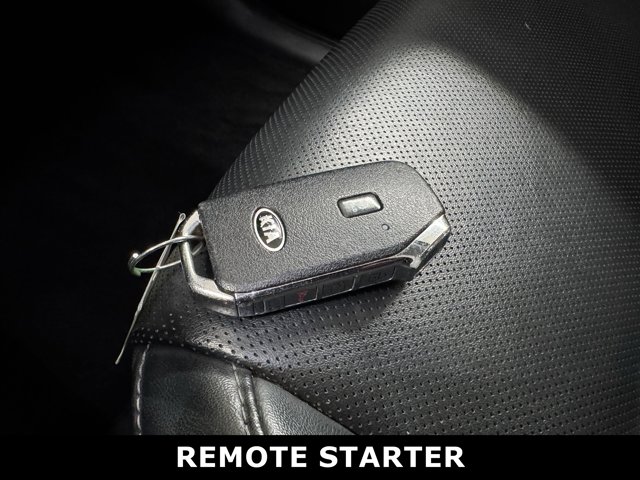 Vehicle image 17 of 33