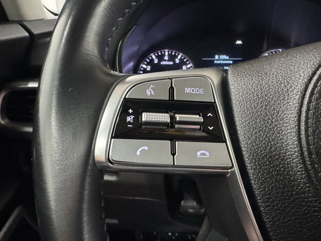 Vehicle image 18 of 33