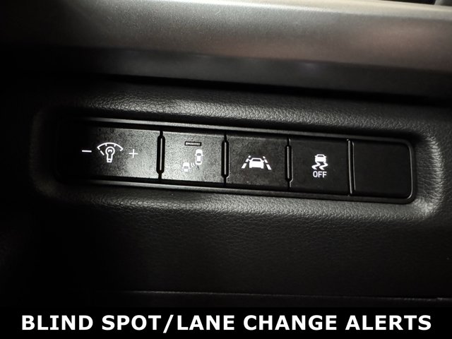 Vehicle image 14 of 33