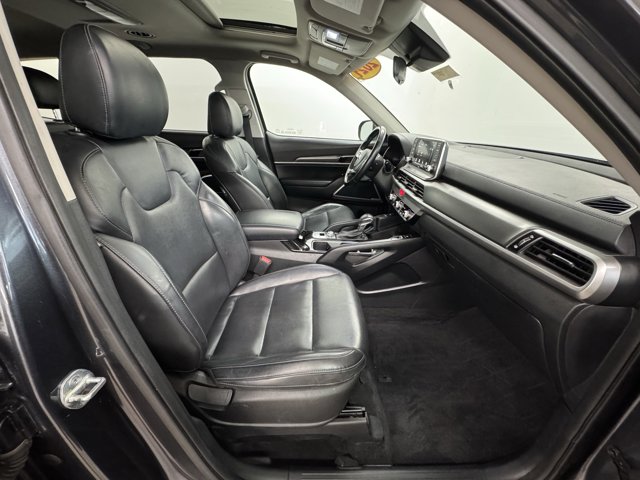 Vehicle image 29 of 33
