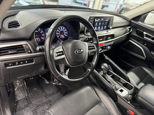 Vehicle image 21 of 33