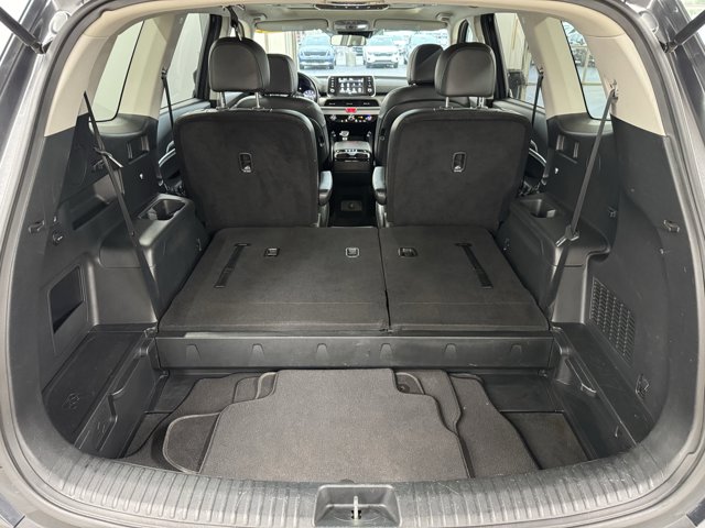 Vehicle image 28 of 33