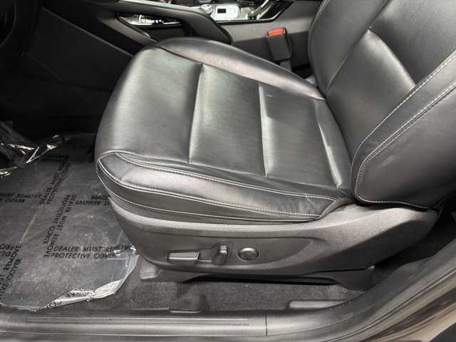Vehicle image 24 of 33