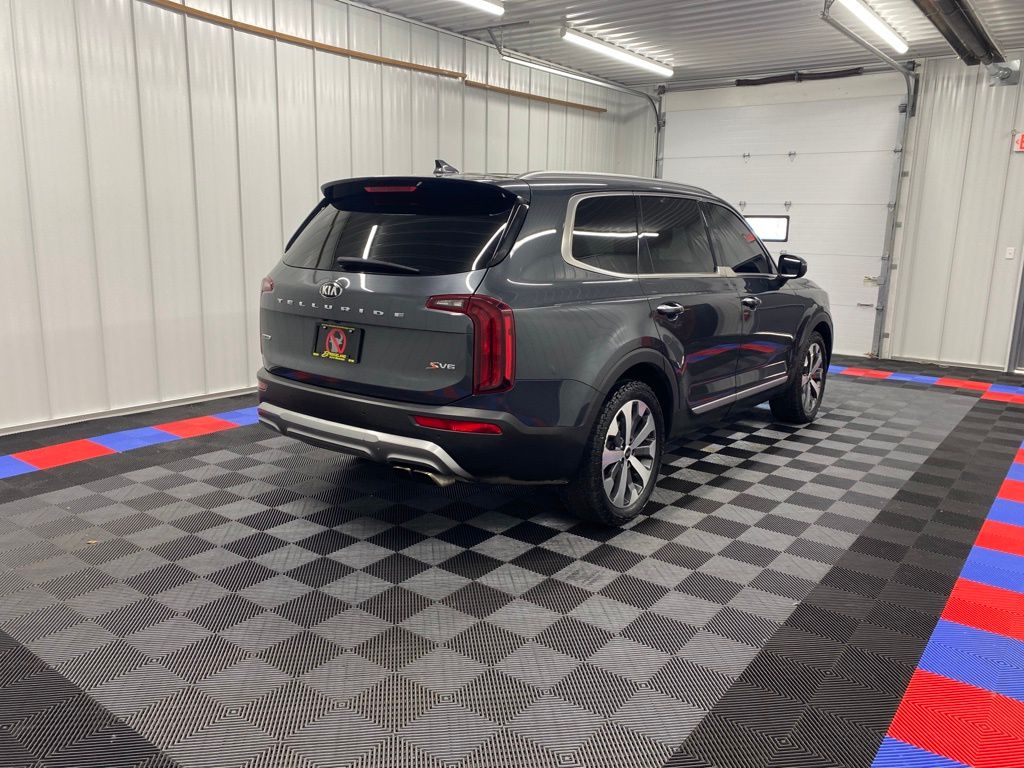 Vehicle image 4 of 16