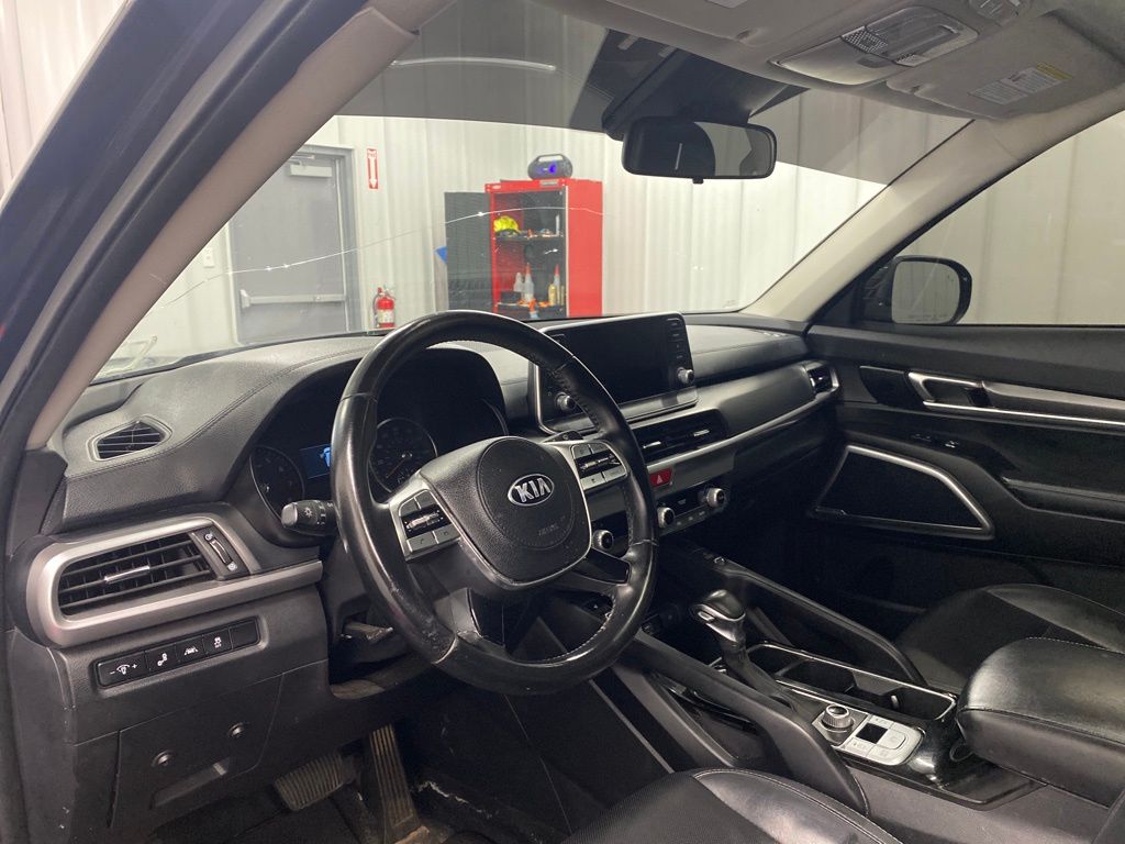 Vehicle image 9 of 16