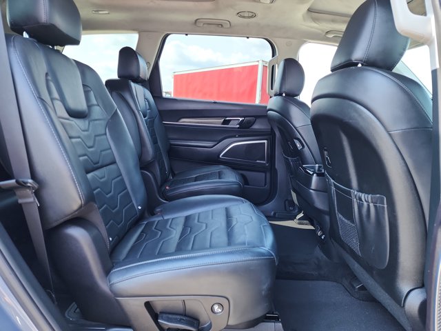 Vehicle image 16 of 29