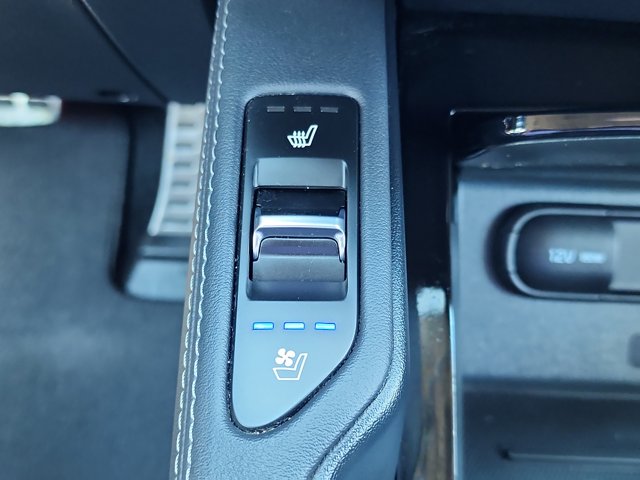 Vehicle image 26 of 29