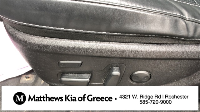 Vehicle image 24 of 32