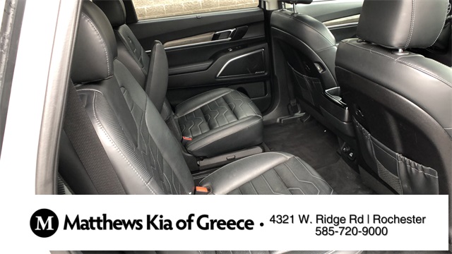 Vehicle image 17 of 32