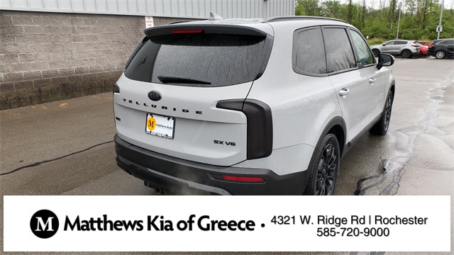 Vehicle image 8 of 32