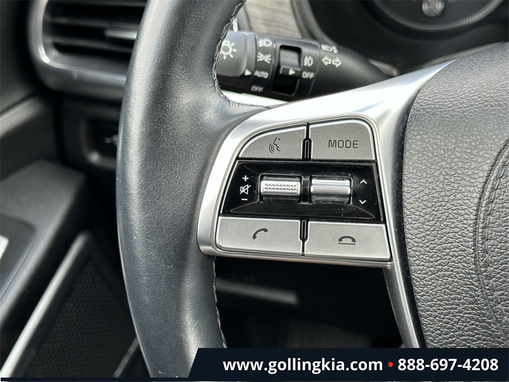 Vehicle image 11 of 32