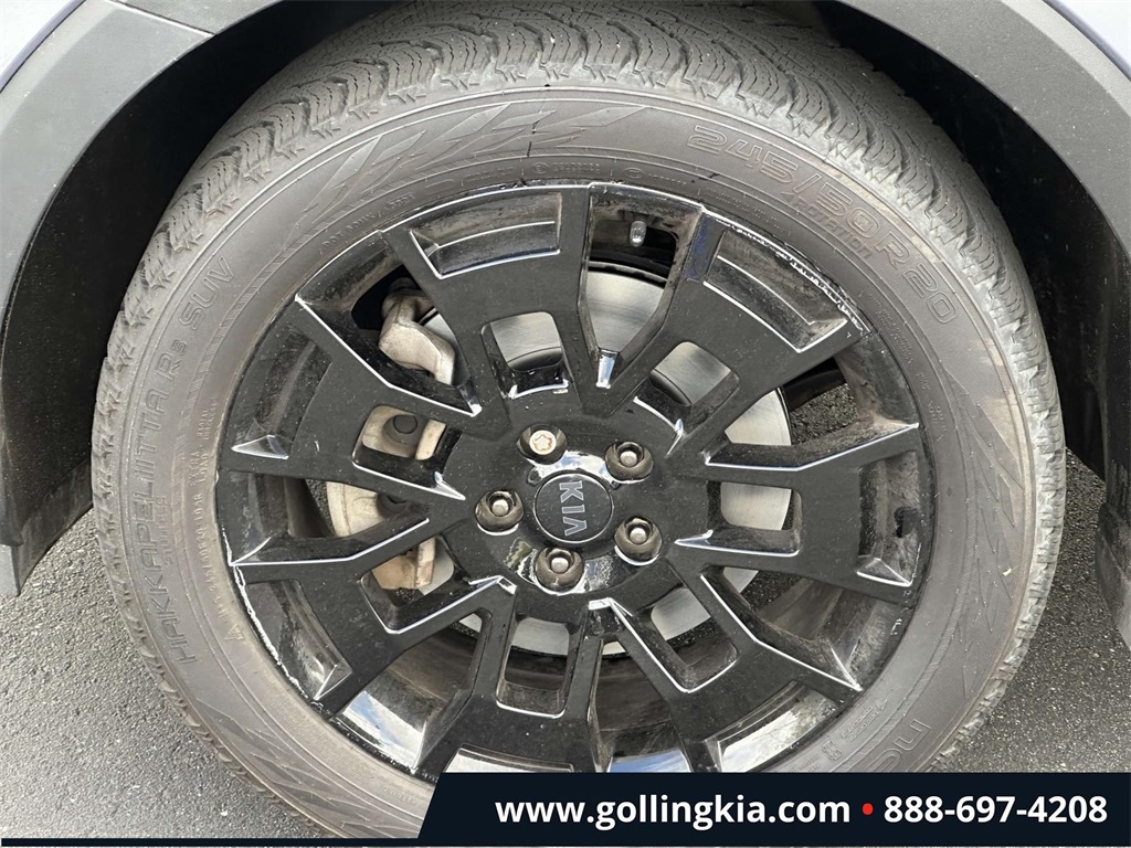 Vehicle image 6 of 32