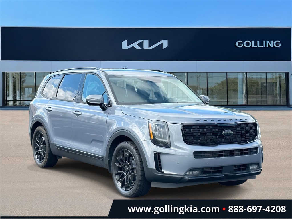 Vehicle image 2 of 32