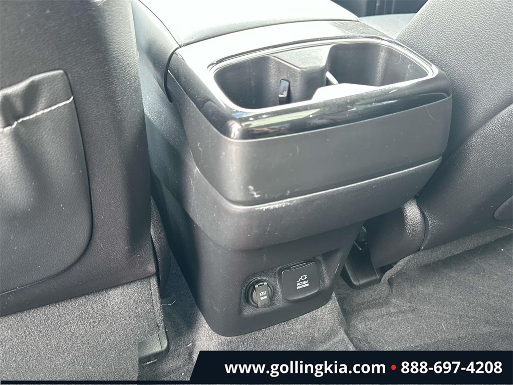 Vehicle image 29 of 32