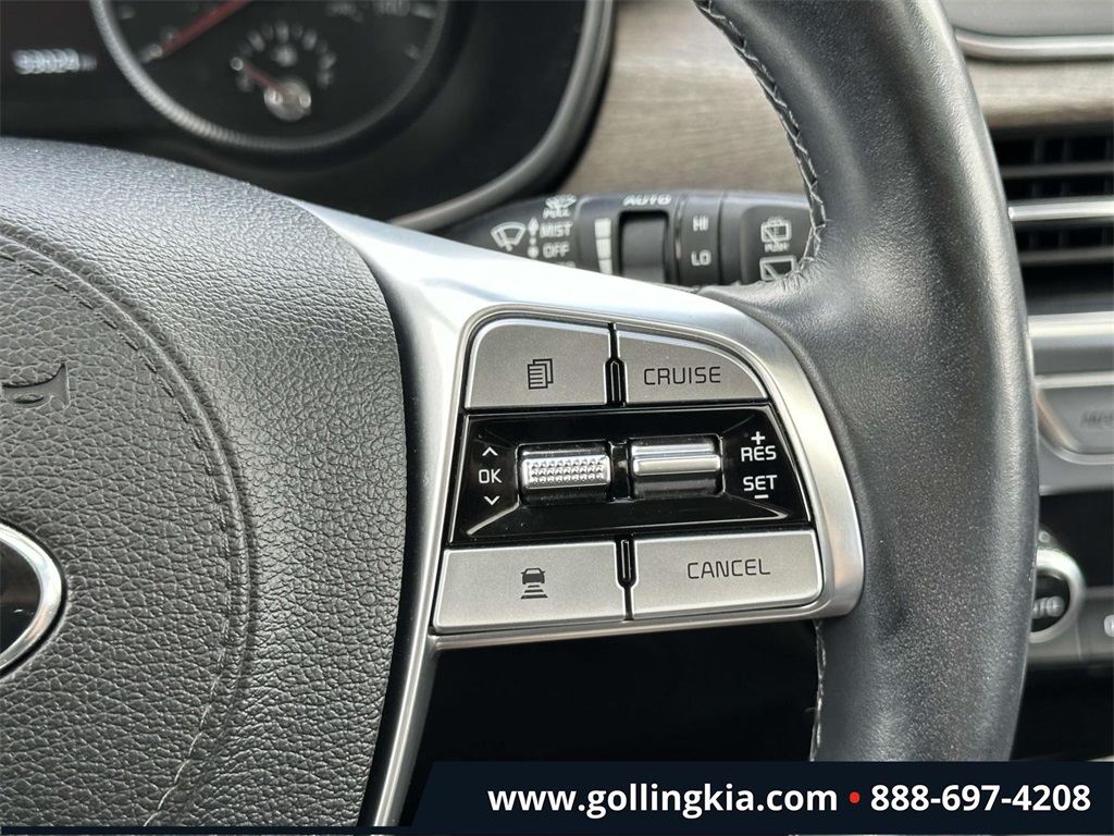 Vehicle image 21 of 32