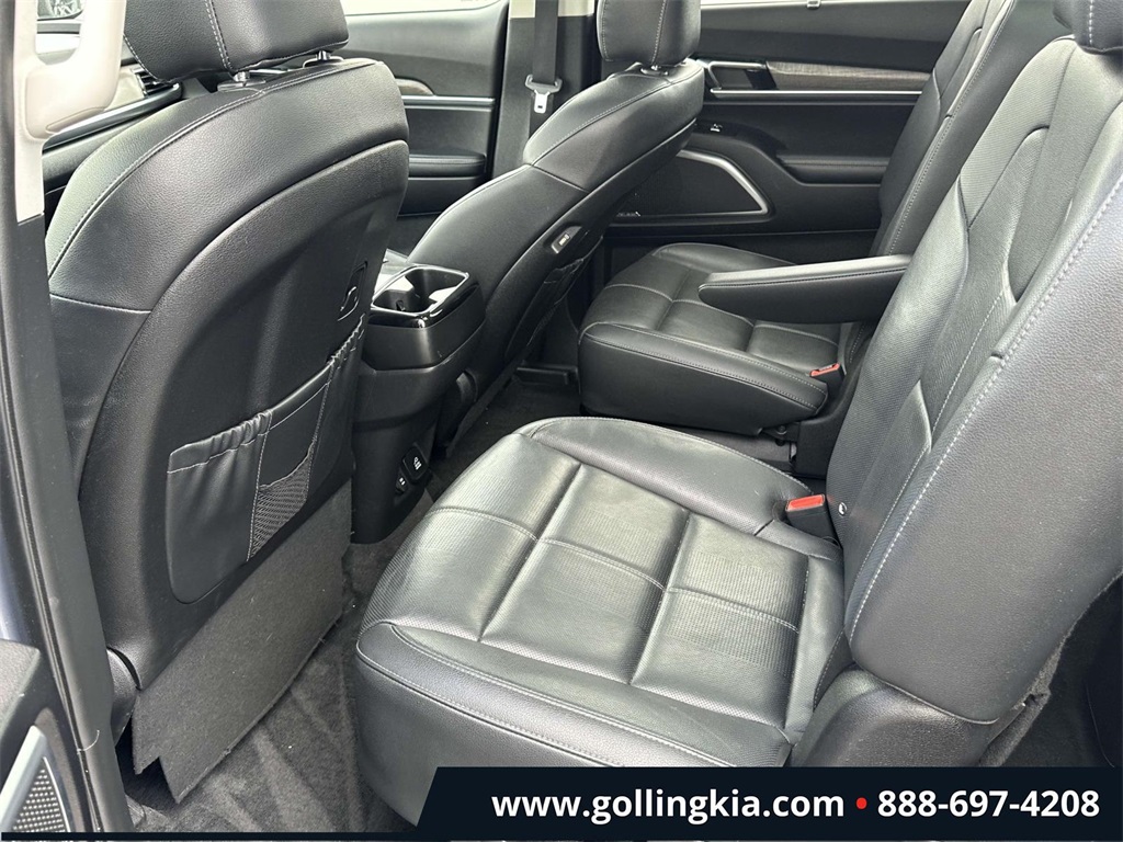 Vehicle image 8 of 32