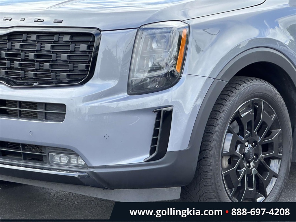 Vehicle image 24 of 32